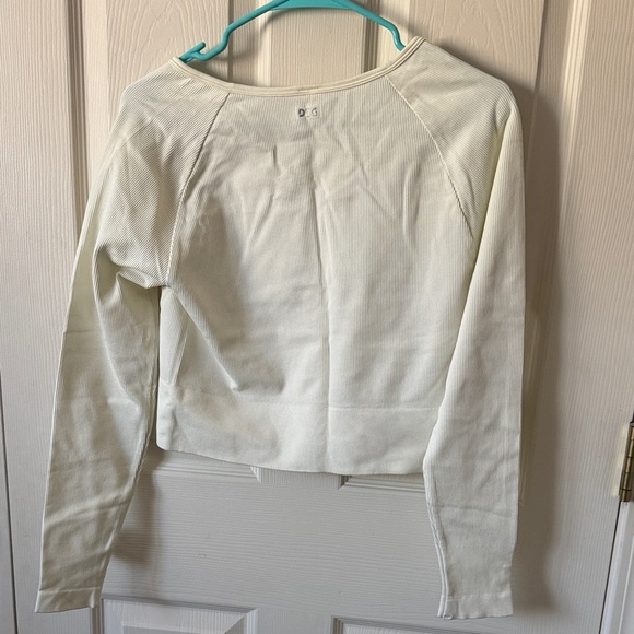 DSG Ribbed Cream Top - Picture 3 of 3